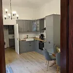 Flora Apartment