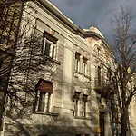 Flora Apartment